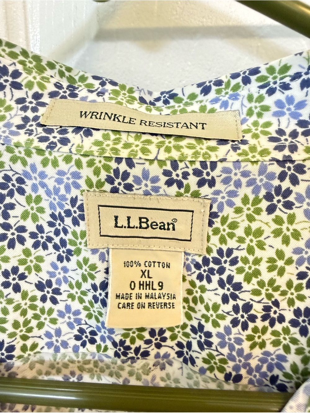 L.L. Bean wrinkle resistant 3/4 sleeve button down - Picture 2 of 7